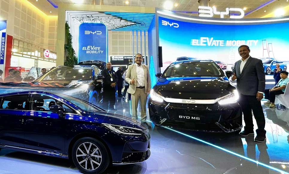 BYD M6 Tampil Perdana